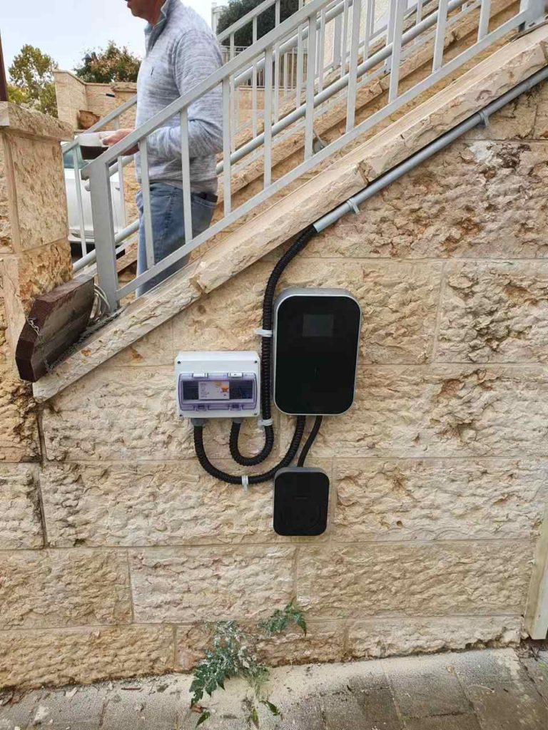 5 Benefits of Having An Electric Vehicle Charging Station at Home with img 2